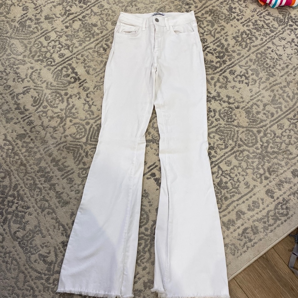 White flare jeans O2 denim size 28!